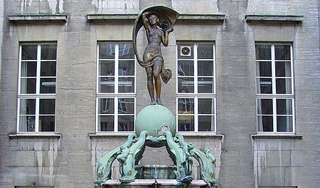 Fountain at city hall Bochum